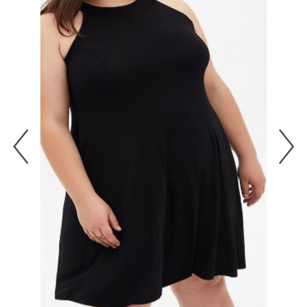 Torrid NWT Black Mini Trapeze Pleated Keyhole 2X 18/20